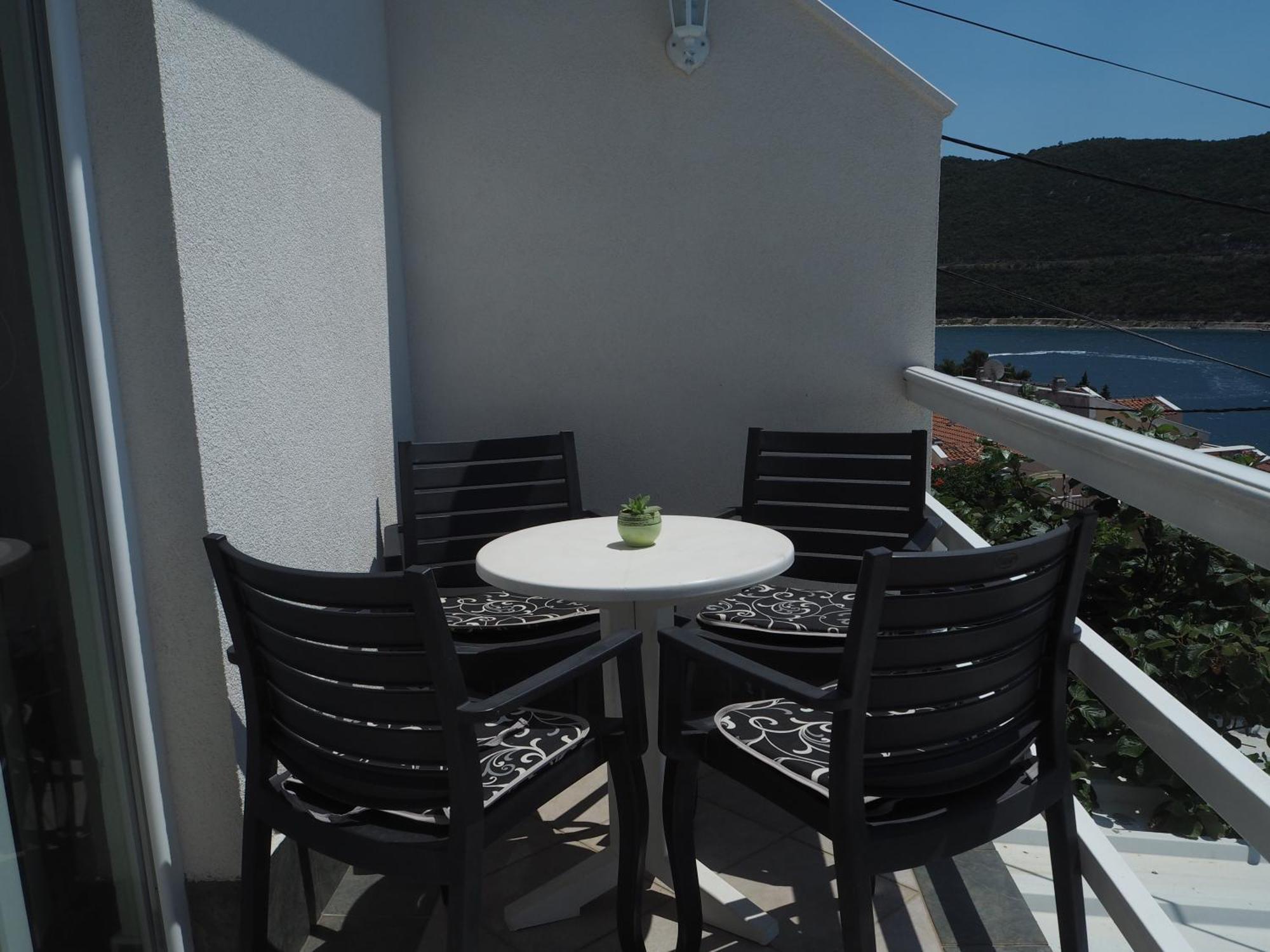Apartment Roko *